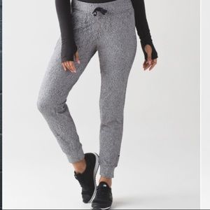 Lululemon Ready To Rulu Pant Running Luon Spray Jacquard White Black